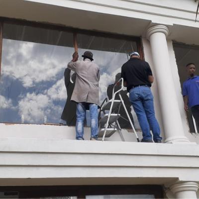 Tjwindscreen Construction Glass2.jpg